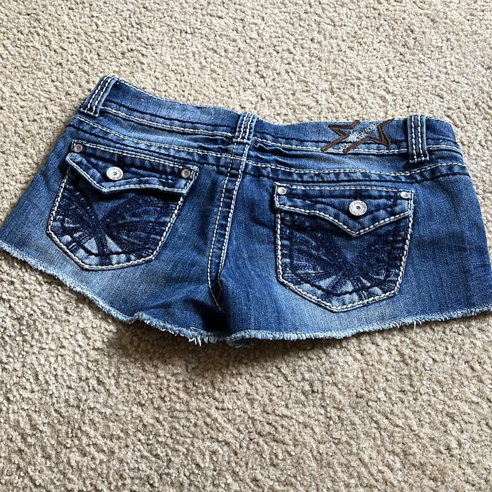 Almost Famous Jean Shorts - Picture 2 of 4